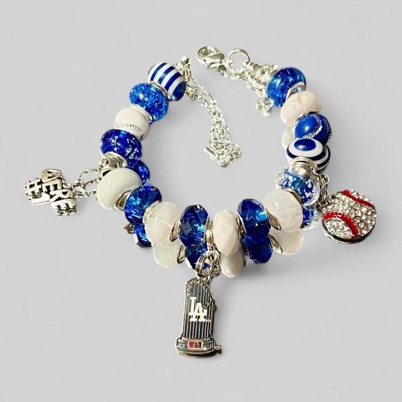 Los Angeles Dodgers World Series Champions Beaded Charm Bracelet - Ohtani, Betts - Picture 1 of 8